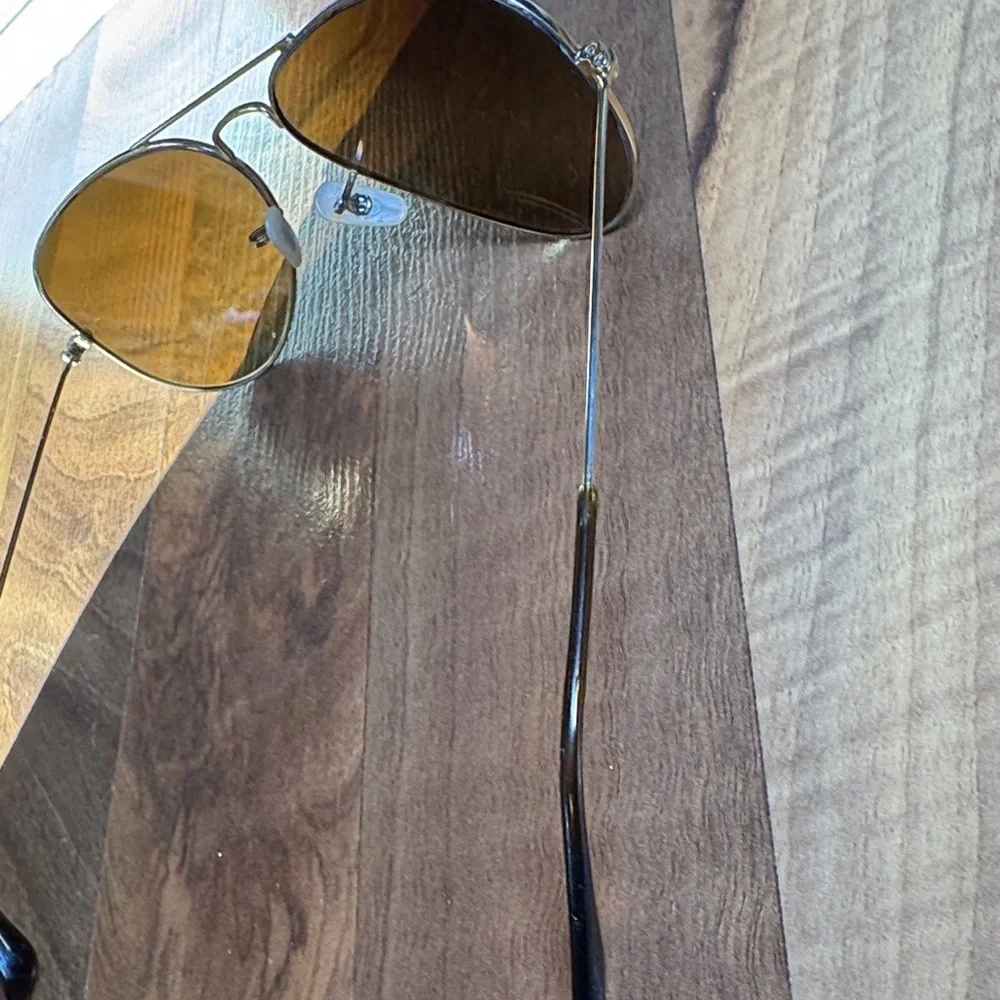 Ray-Ban polarised Gold Aviator pilot Sunglasses with Blue Case